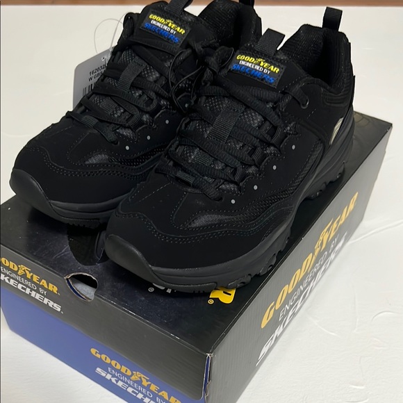 Women's Goodyear by Skechers Moja Slip Resistant Shoes – Black – 7 & 9 - Picture 1 of 5